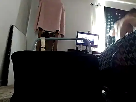 Snapshot of Amarok39 chatting on 03.22.25 Amarok39 online show from 03.22.25