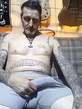 2Hot2gether69 online show from 03.18.25