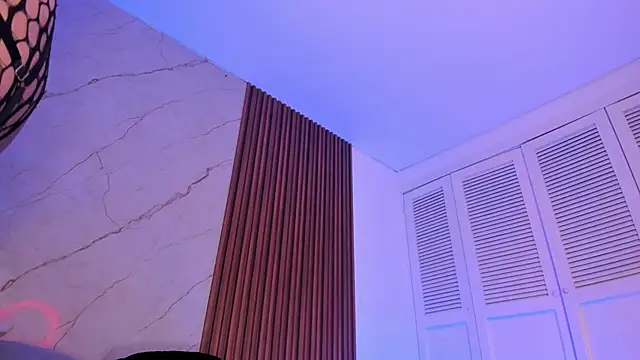 Emiilycollins online show from 12.21.25