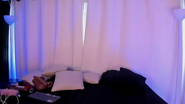 Emiilycollins online show from 01.12.26