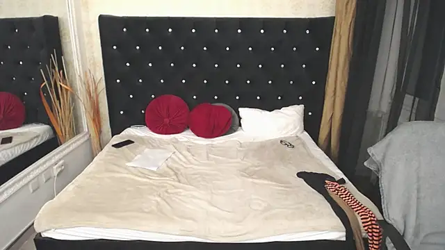 Lilly hott online show from 01.05.25