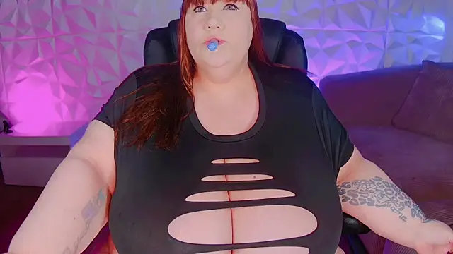 Snapshot of BiggyMelon chatting on 10.04.25 BiggyMelon online show from 10.04.25