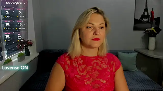 Snapshot of sweet___margaret chatting on 10.01.25 sweet margaret online show from 10.01.25