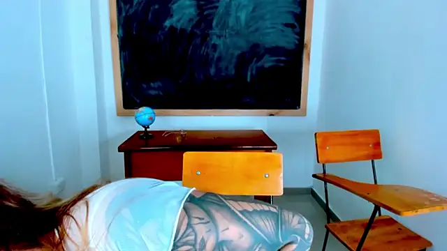 Snapshot of Adria_ross chatting on 01.18.26 Adria ross online show from 01.18.26