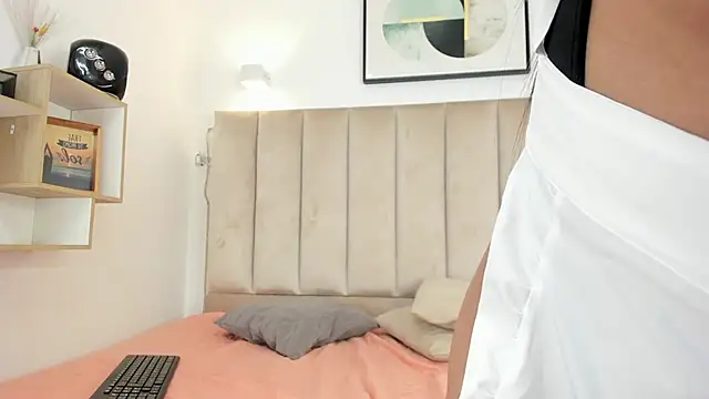 Anniie Queen online show from 10.14.25