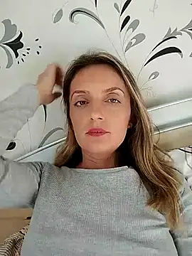 SophyGirl online show from 10.15.25