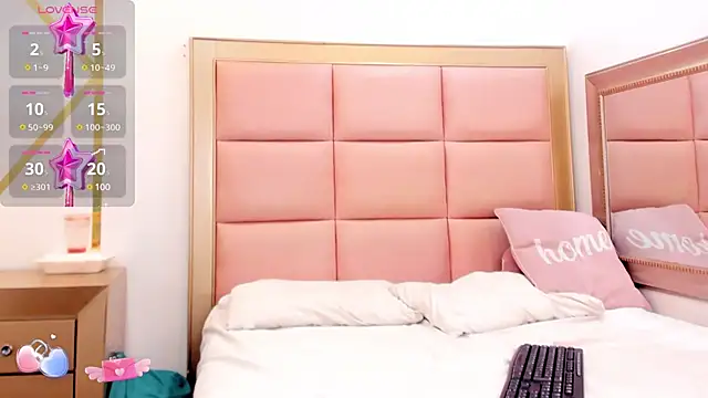 Snapshot of Mady-Edwards chatting on 12.28.24 Mady-Edwards online show from 12.28.24