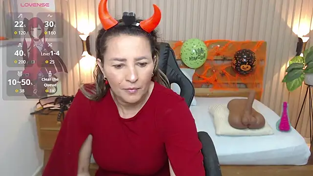 luciana ballesteros  online show from 10.31.25