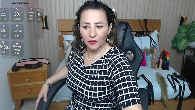 luciana ballesteros  online show from 11.24.25