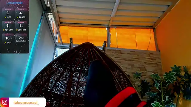 Snapshot of FaloonRoussel chatting on 02.10.25 FaloonRoussel online show from 02.10.25
