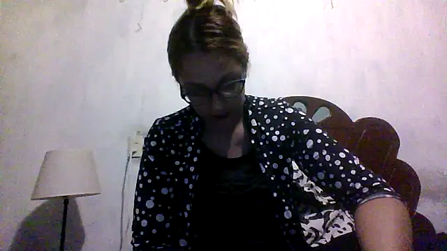 Samanthat33 online show from 11.13.25