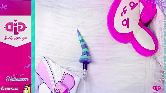 Snapshot of DaddysLittleGirl01 chatting on 10.30.25 DaddysLittleGirl01 online show from 10.30.25