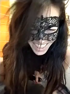 Snapshot of EmySkinny85 chatting on 01.17.25 EmySkinny85 online show from 01.17.25