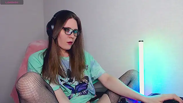 Snapshot of tracy_cooper chatting on 02.18.25 tracy cooper online show from 02.18.25