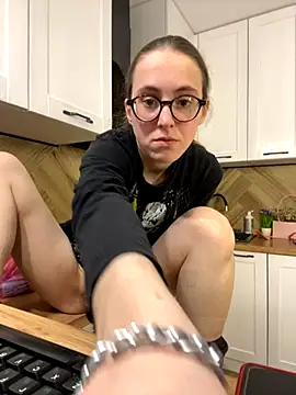 MartiniiSelenna online show from 10.16.25