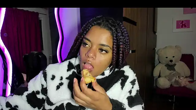 ladyrd1 online show from 11.12.25