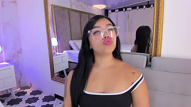 MarianaGarciaa   online show from 02.11.25