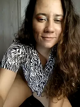 lovely kitt online show from 01.26.25