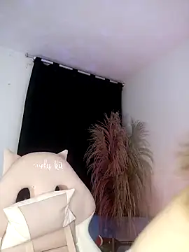 lovely kitt online show from 10.07.25