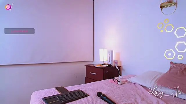 Snapshot of Lucy_joi chatting on 10.31.25 Lucy joi online show from 10.31.25