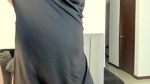 angelturned001 online show from 03.21.25