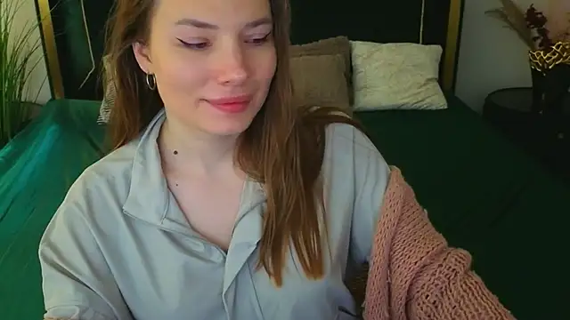 IceDanielles online show from 04.10.26