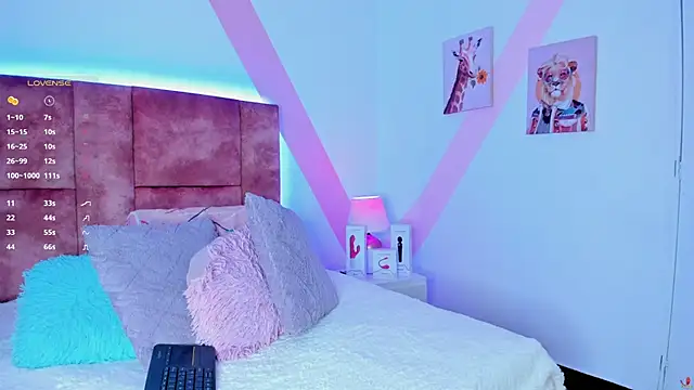 Snapshot of isabella_whiithe chatting on 02.20.25 isabella whiithe online show from 02.20.25