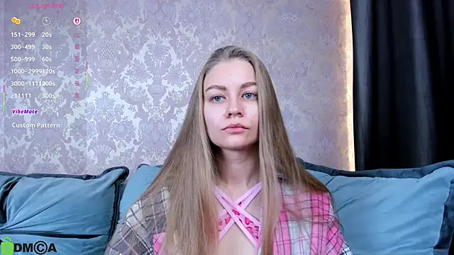 Snapshot of Polumna_cute chatting on 10.16.25 Polumna cute online show from 10.16.25