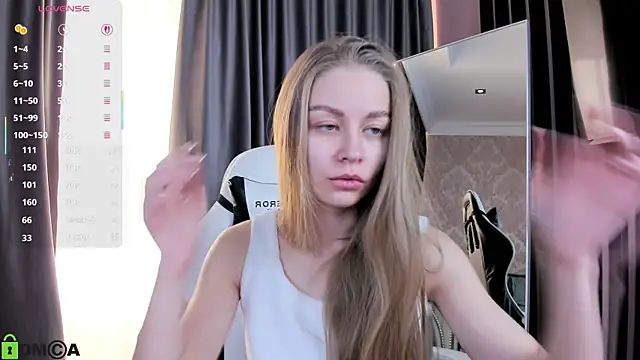 Snapshot of Polumna_cute chatting on 10.19.25 Polumna cute online show from 10.19.25