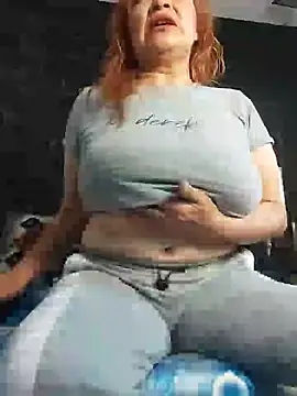 Snapshot of Wife_sexxx chatting on 01.04.25 Wife sexxx online show from 01.04.25