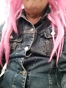 Snapshot of MATTIS11 chatting on 12.03.25 MATTIS11 online show from 12.03.25