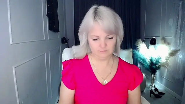 Juarnea online show from 11.19.25