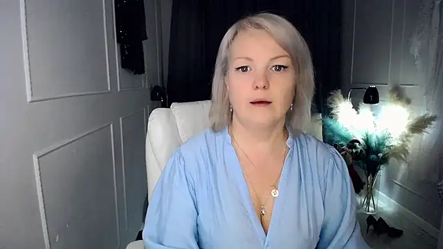 Juarnea online show from 12.22.25