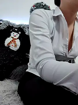 merlinaadams  online show from 12.13.25