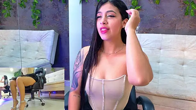 Snapshot of emily_jones_1 chatting on 11.09.25 emily jones 1 online show from 11.09.25