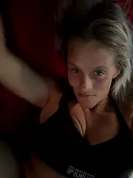 Snapshot of vixendoll87 chatting on 11.13.25 vixendoll87 online show from 11.13.25