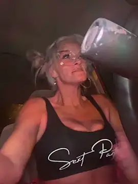 vixendoll87 online show from 11.26.25