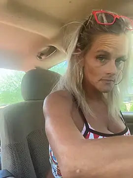 vixendoll87 online show from 04.22.26