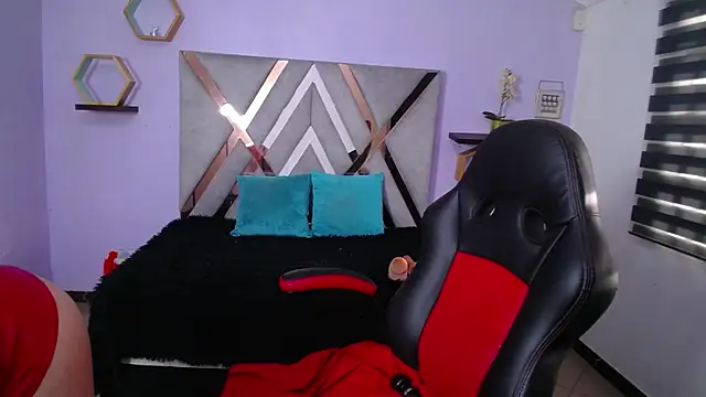 Snapshot of Anabella_Thompson chatting on 10.16.25 Anabella Thompson online show from 10.16.25