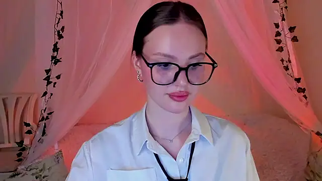 Snapshot of MishkaMe chatting on 12.05.24 MishkaMe online show from 12.05.24