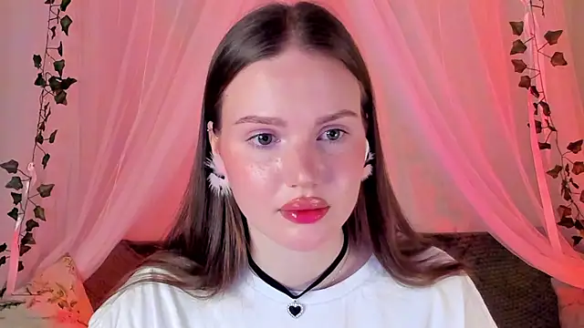 Snapshot of MishkaMe chatting on 01.09.25 MishkaMe online show from 01.09.25