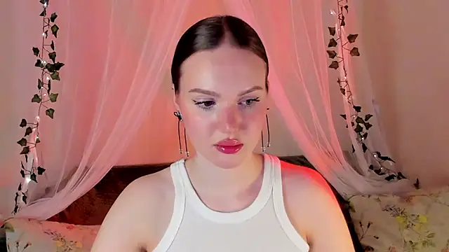 Snapshot of MishkaMe chatting on 01.15.25 MishkaMe online show from 01.15.25