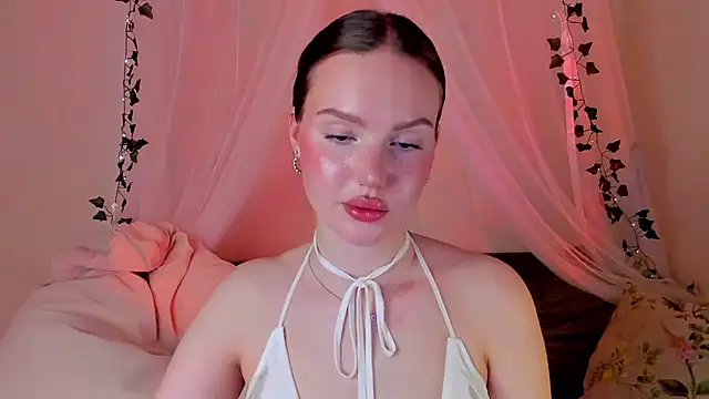 Snapshot of MishkaMe chatting on 01.23.25 MishkaMe online show from 01.23.25