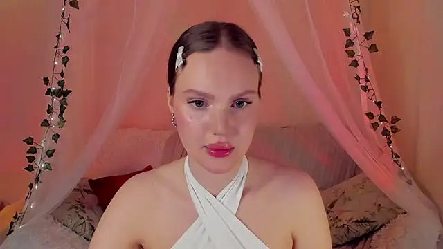 Snapshot of MishkaMe chatting on 03.05.25 MishkaMe online show from 03.05.25