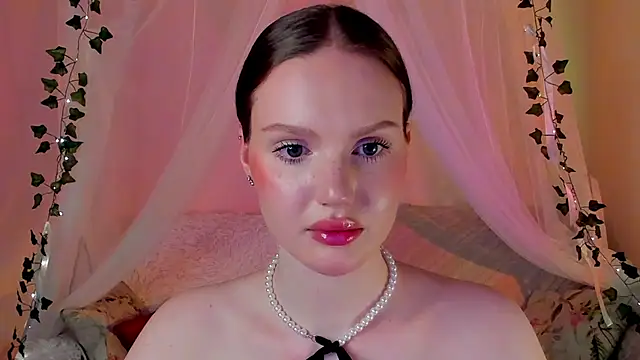 Snapshot of MishkaMe chatting on 03.18.25 MishkaMe online show from 03.18.25