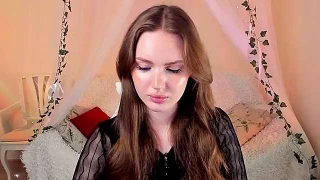 Snapshot of MishkaMe chatting on 10.21.25 MishkaMe online show from 10.21.25