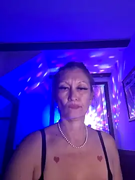 Snapshot of TheDime chatting on 03.02.25 TheDime online show from 03.02.25