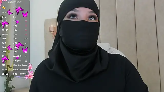 Snapshot of nashi_ra chatting on 10.16.25 nashi ra online show from 10.16.25