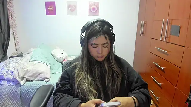 StephaniFox online show from 10.20.25