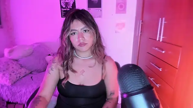 StephaniFox online show from 04.18.26